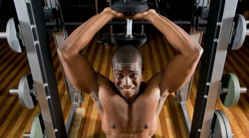 Extensii simultane deasupra capului pentru triceps